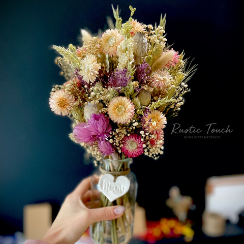 Dried vased bouquet