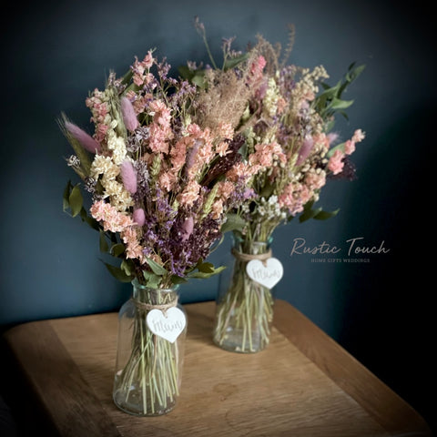 Dried bouquet & vase.